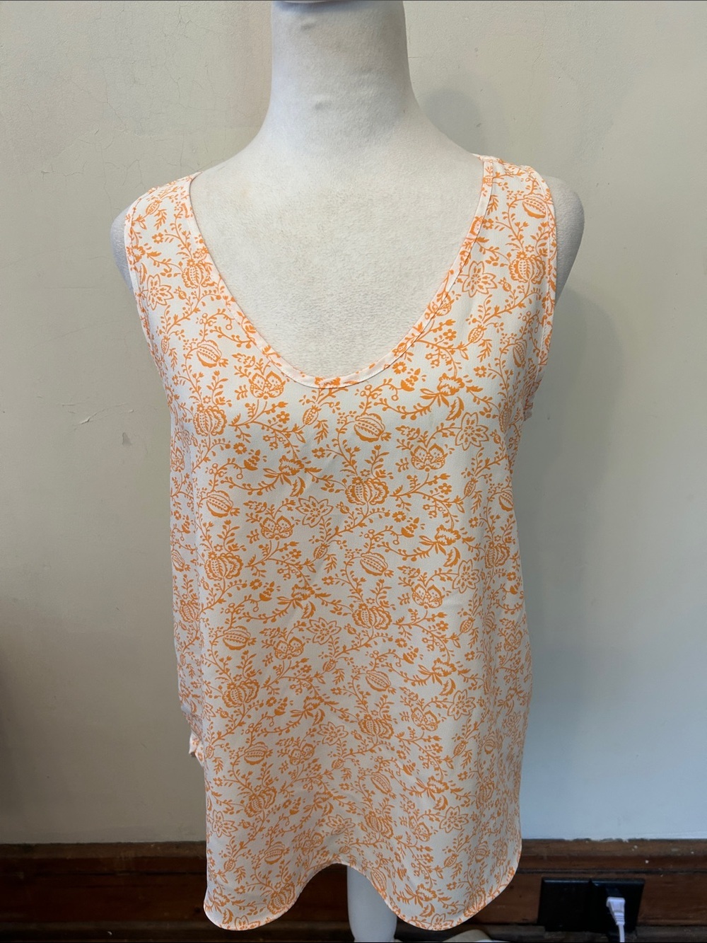 Loft Outlet orange white floral sleeveless top Size MP EUC